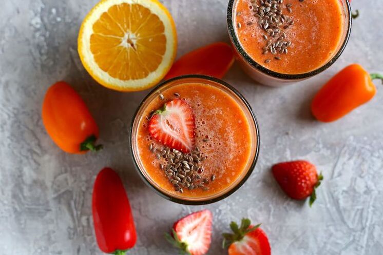 strawberry-orange smoothie with bell pepper